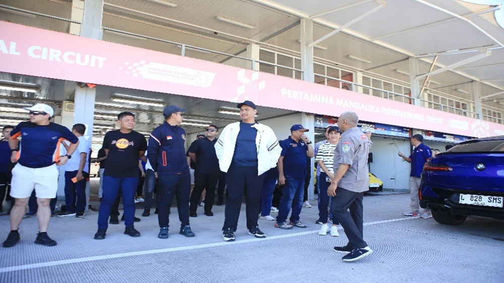 Jelang Gelaran MotoGP Indonesia 2025, Menpora Tinjau Sirkuit Mandalika