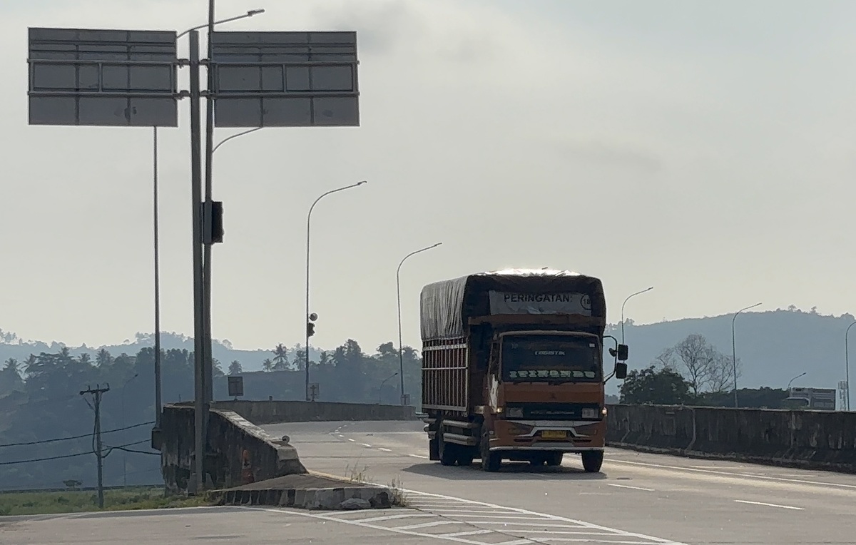 Pemerintah Lakukan Evaluasi Pembatasan Angkutan Barang pada Masa Nataru