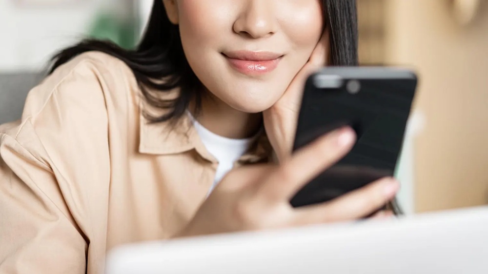Tips bagi Pengguna Ponsel untuk Mejaga Kesehatan Mata