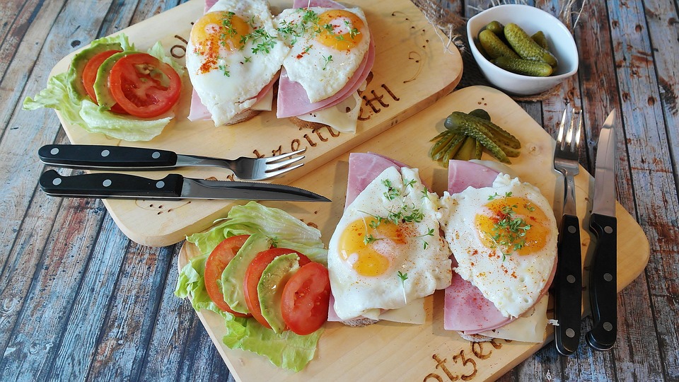 7 Makanan yang Bantu Perkembangan Otak dan Tinggi Badan Anak secara Optimal