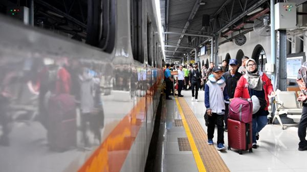 Jumlah Penumpang Angkutan Umum Selama Nataru Naik 12,48 Persen