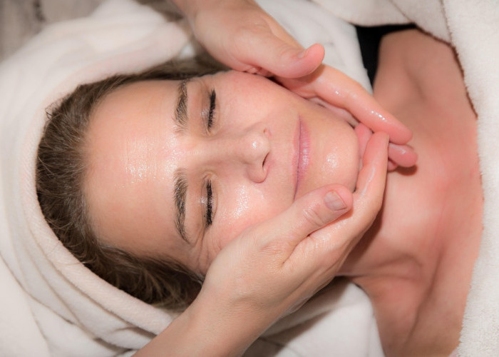 7 Tips Merawat Wajah dengan Bahan Alami: Cantik Alami Tanpa Efek Samping