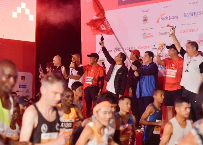Menpora Lepas Belasan Ribu Pelari di Bank Jateng Borobudur Marathon 2025