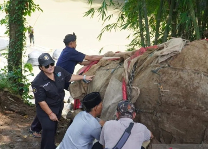 Prasasti Muara Cianten Dipindahkan Agar Tak Terkena Erosi