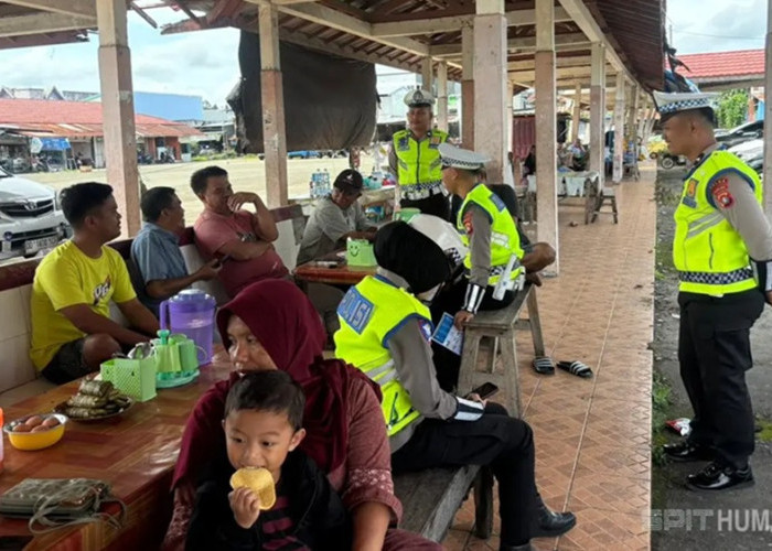 Ditlantas Sulbar Beri Edukasi Keselamatan Lalin pada Pengemudi Ojek dan Sopir Travel di Mamuju 