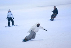 Musim Dingin Tiba, Olahraga Ski Jadi Kegiatan Favorit di Zhejiang